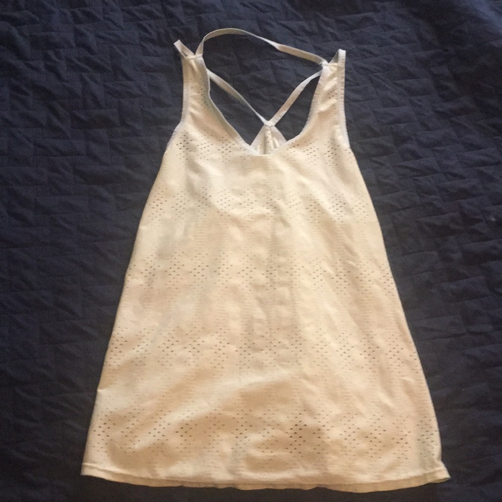 Yellow mesh tank